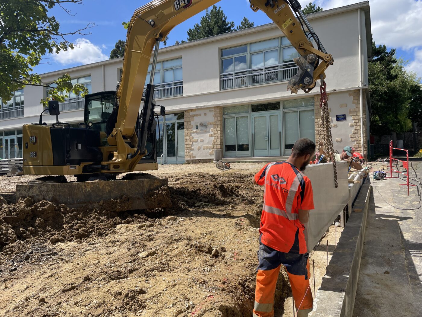 Terrassements, voirie et réseaux pour le Groupe Scolaire Les Violettes à Mareil-Marly (78 )